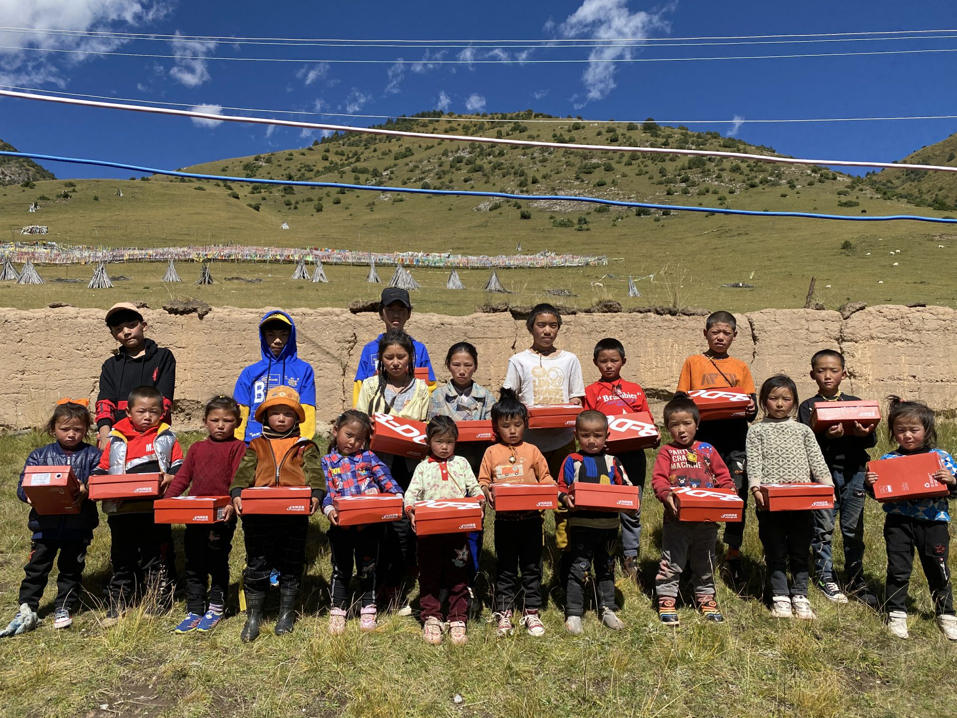 博业体育平台登录官网(中国)官方网站公益回顾丨家国同欢月同圆 温暖满载甘孜州(图13)